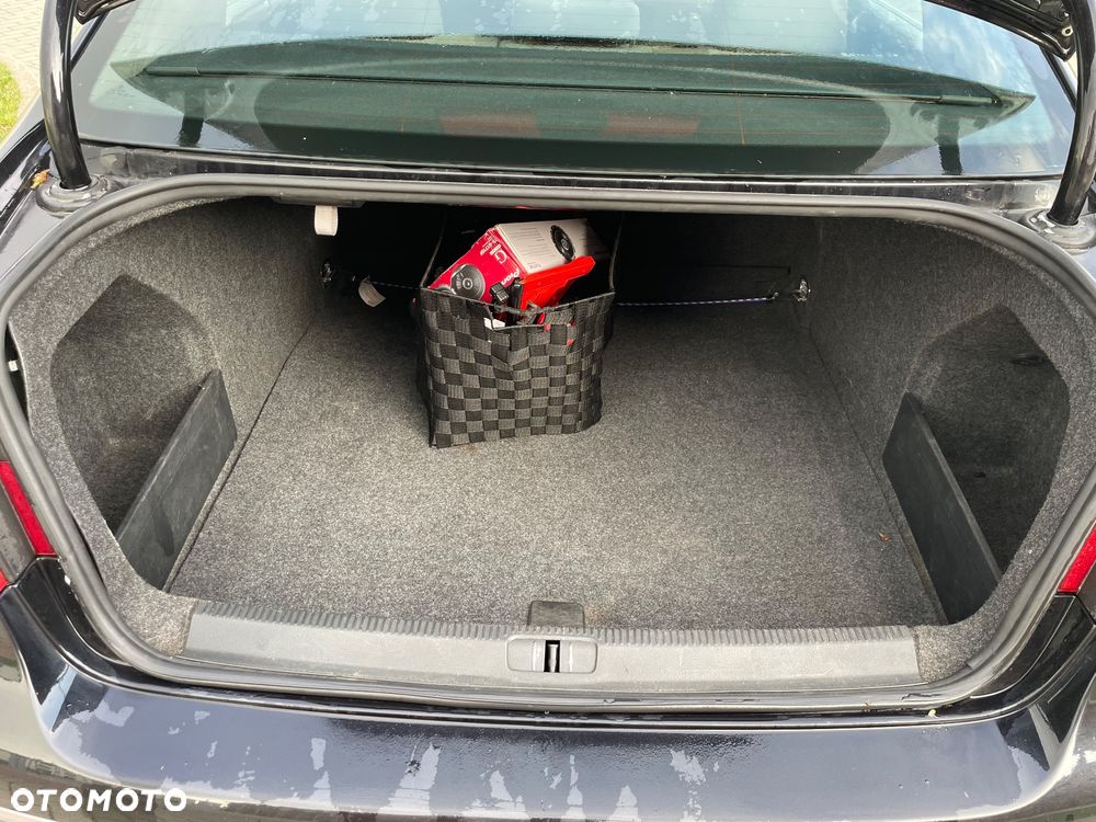 Volkswagen Passat 2.0 TDI Comfortline - 11