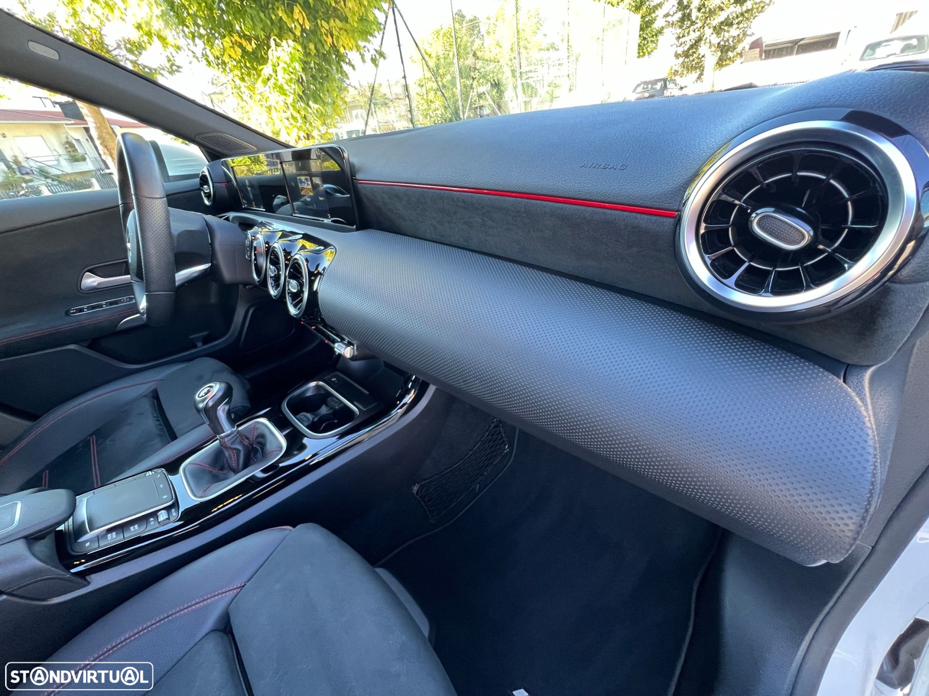 Mercedes-Benz A 180 d AMG Line - 33