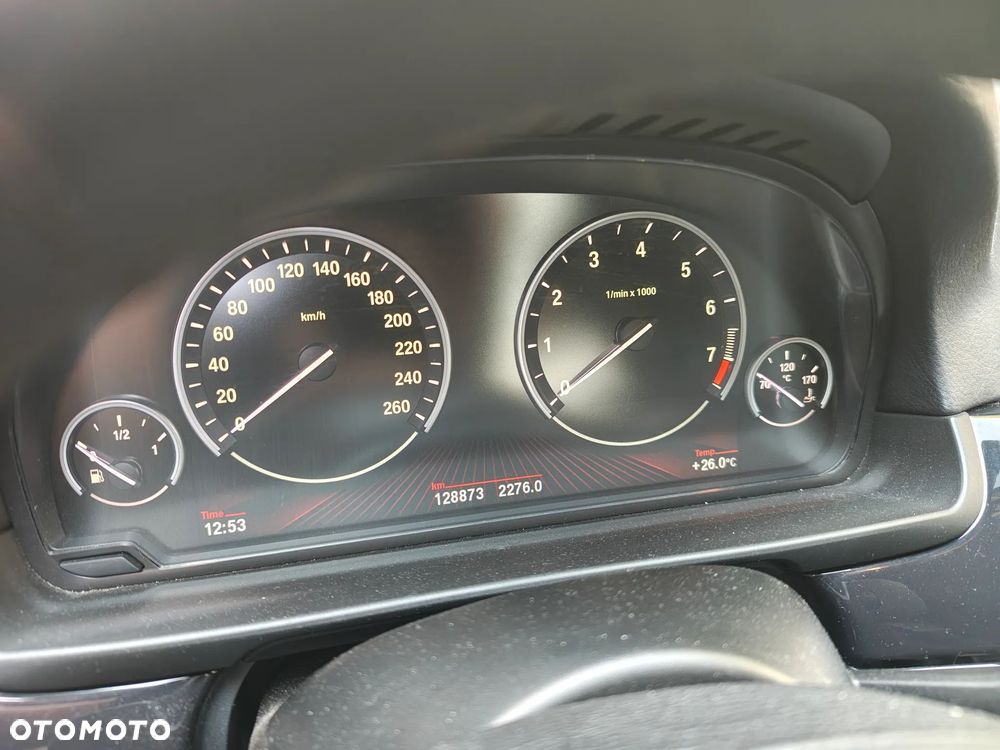 BMW Seria 5 528i xDrive - 8