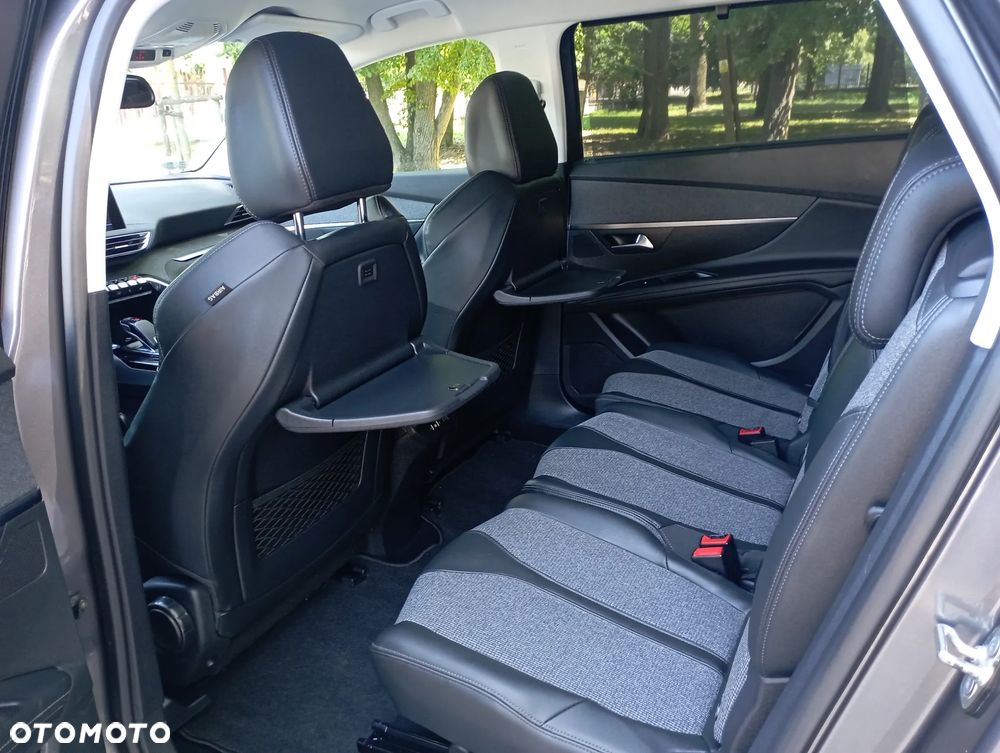 Peugeot 5008 1.6 PureTech Allure S&S EAT8 - 11
