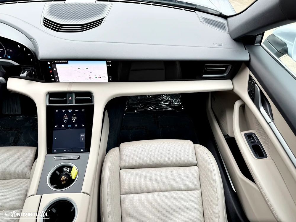 Porsche Taycan 4S - 12