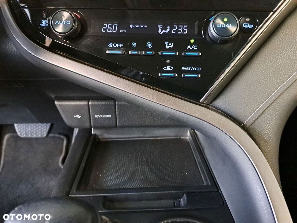 Toyota Camry 2.5 Hybrid Prestige CVT - 27