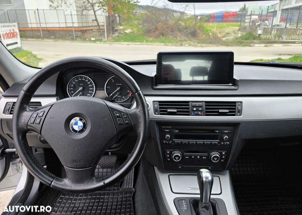 BMW Seria 3 320d DPF Aut. - 11