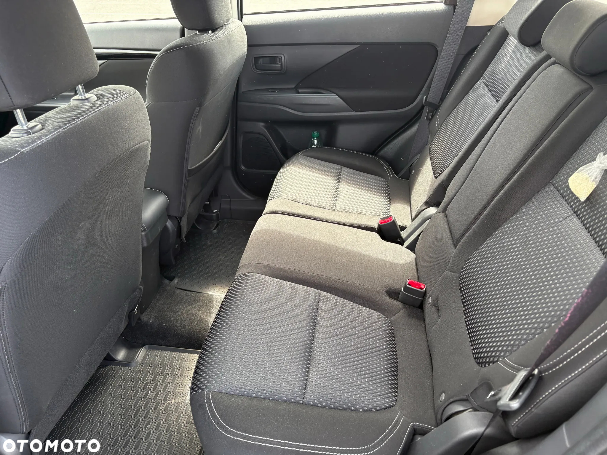 Mitsubishi Outlander 2.0 Invite + 2WD - 10