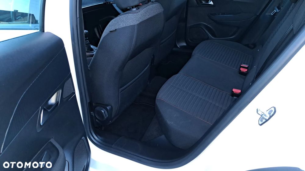 Peugeot 2008 BlueHDi 110 Allure Pack - 6