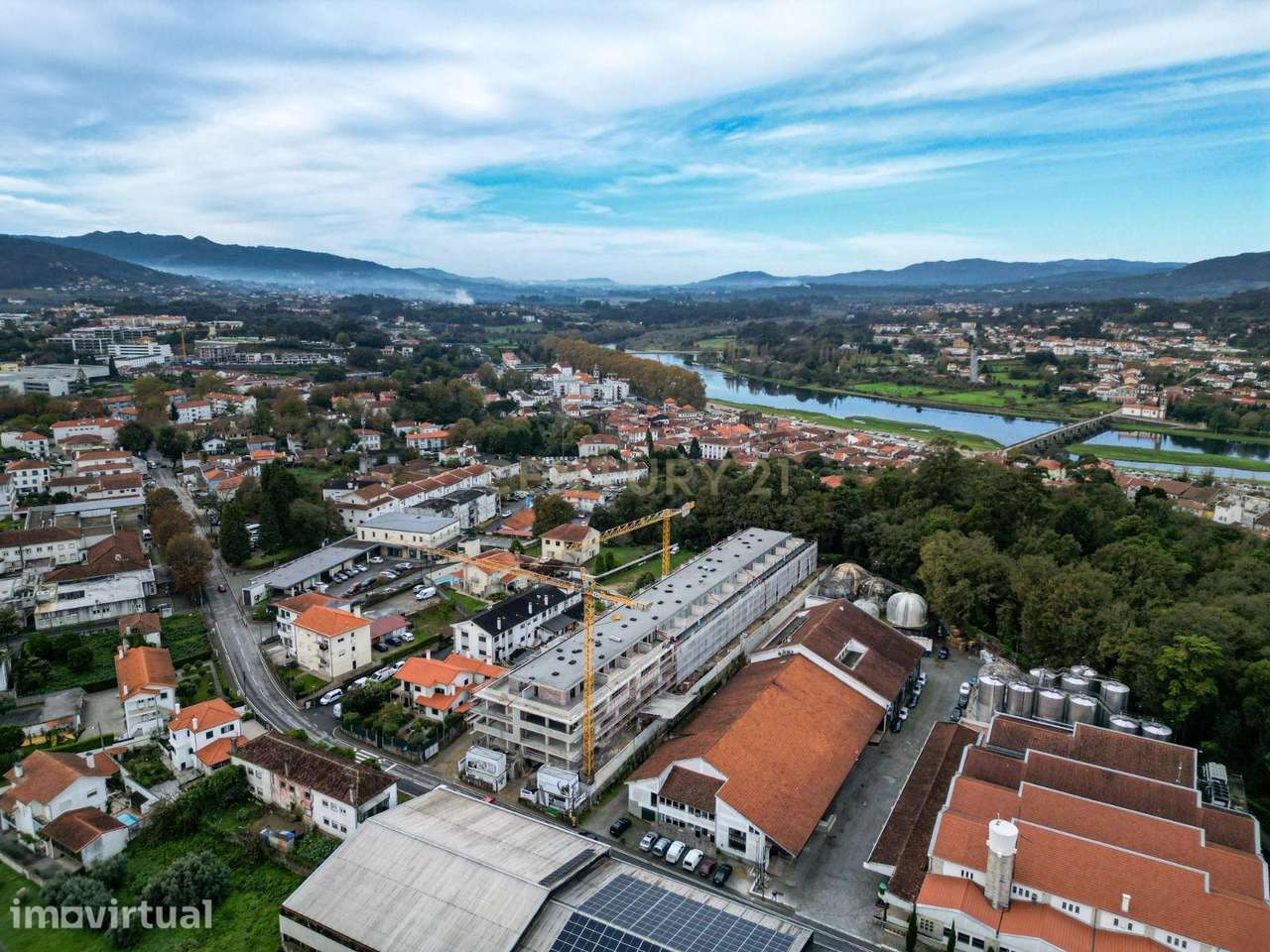 Varandas do Conde T2 Duplex 166,30 m2 no centro de Ponte de Lima - Grande imagem: 2/27