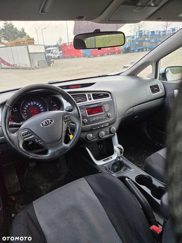 Kia Ceed 1.4 CRDi 90 Edition 7 - 8