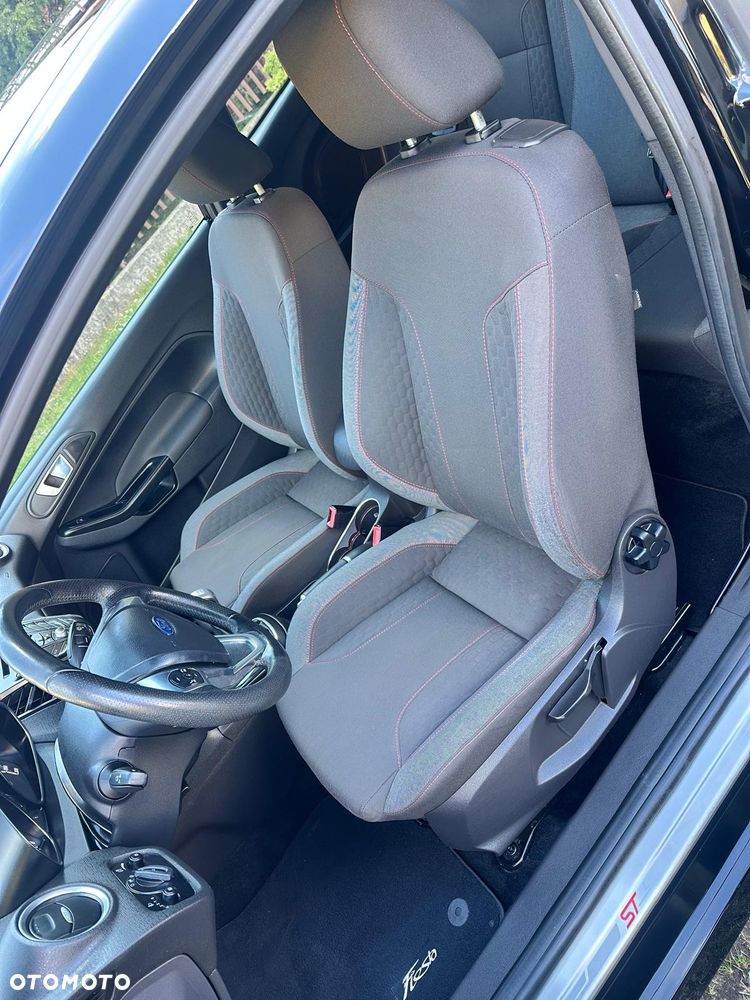 Ford Fiesta 1.0 EcoBoost S&S ST-LINE X - 19