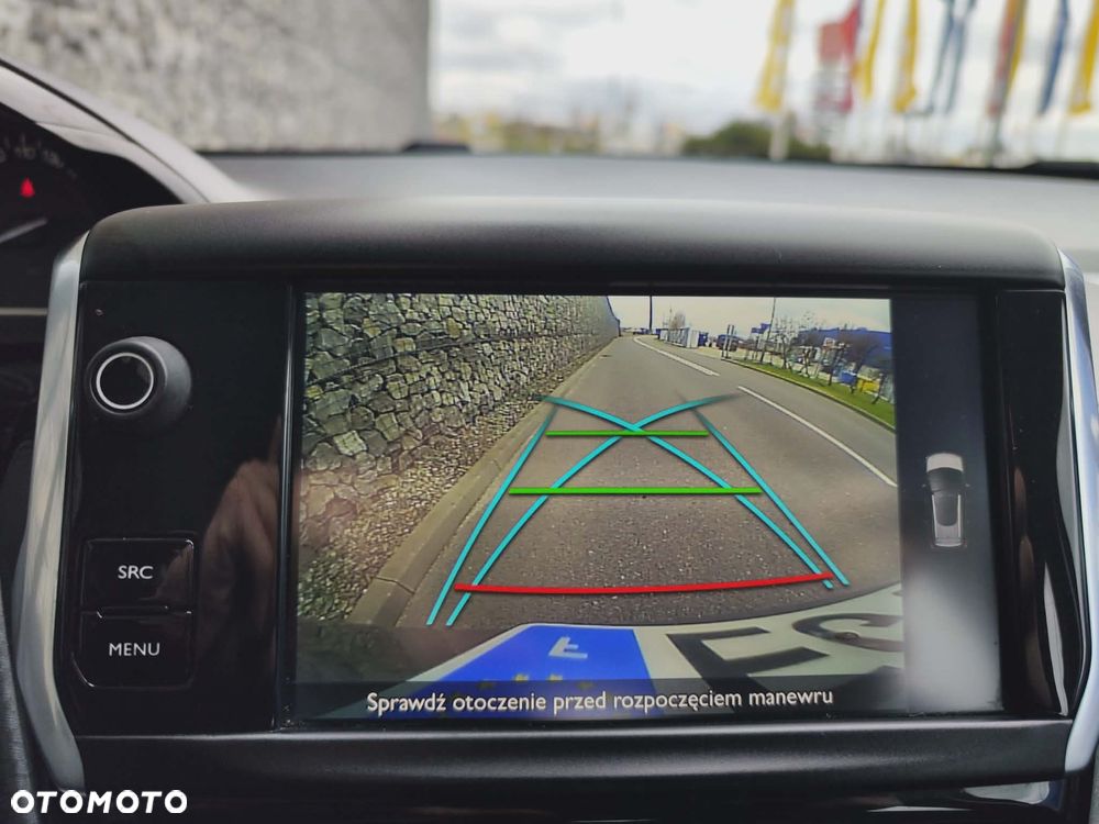 Peugeot 2008 1.2 Pure Tech Allure S&S - 8