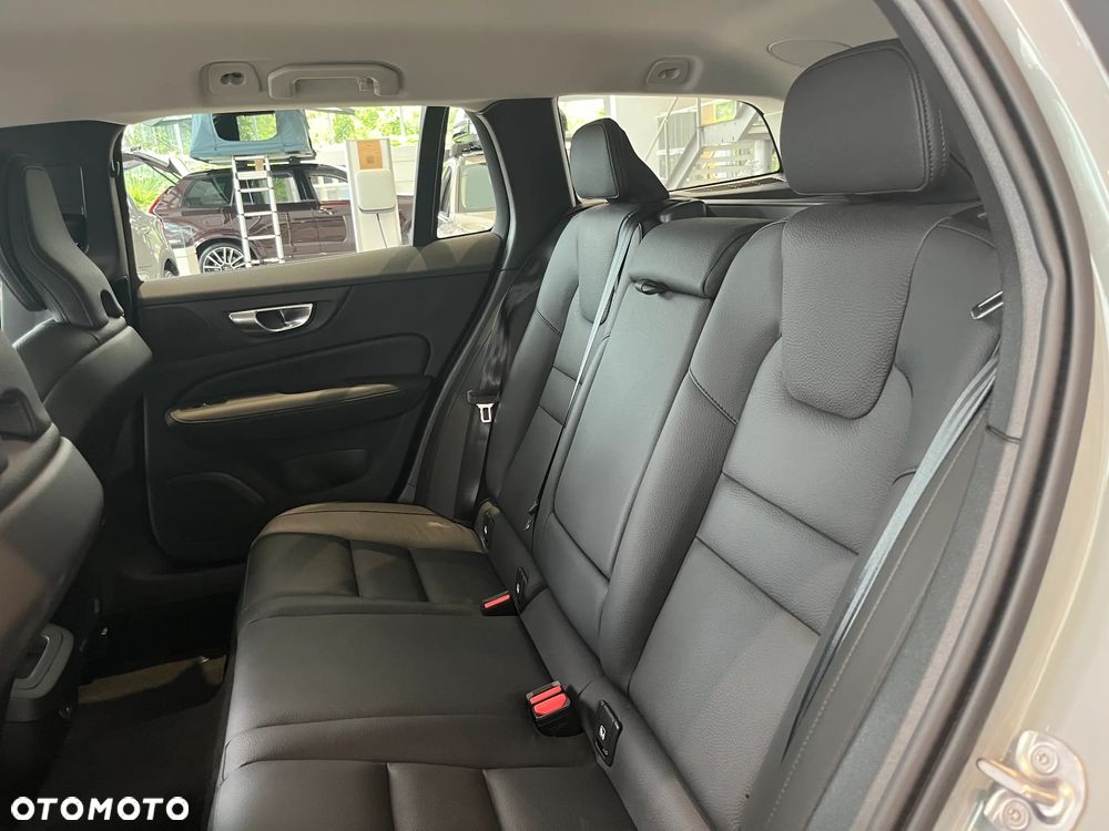 Volvo V60 B4 B Plus Dark - 10