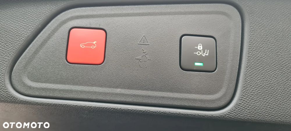 Peugeot 3008 1.5 BlueHDi Allure S&S EAT8 - 17