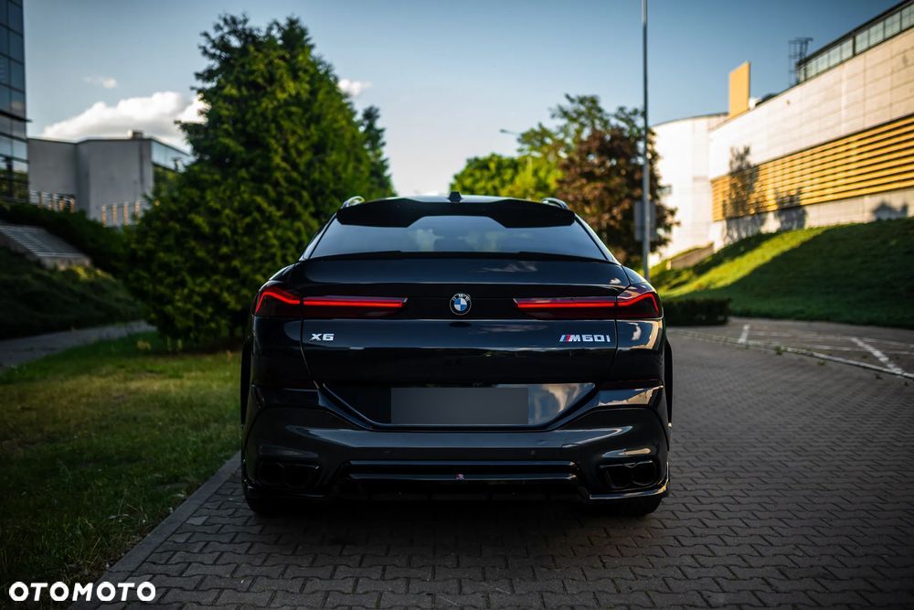 BMW X6 M50i - 16