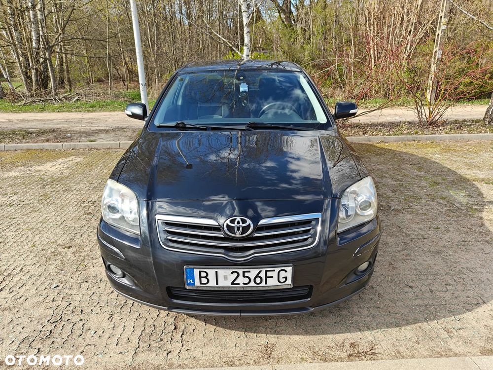 Toyota Avensis 2.0 D-4D Sol - 2