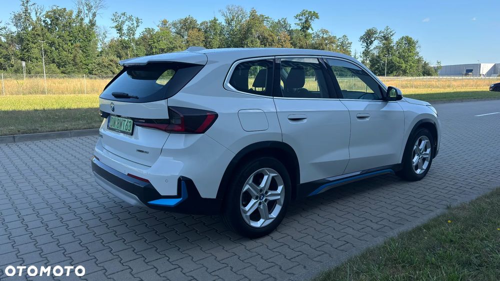 BMW iX1 - 3