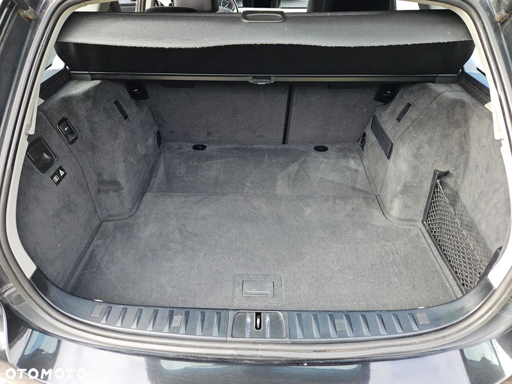 BMW Seria 3 318d Touring - 17