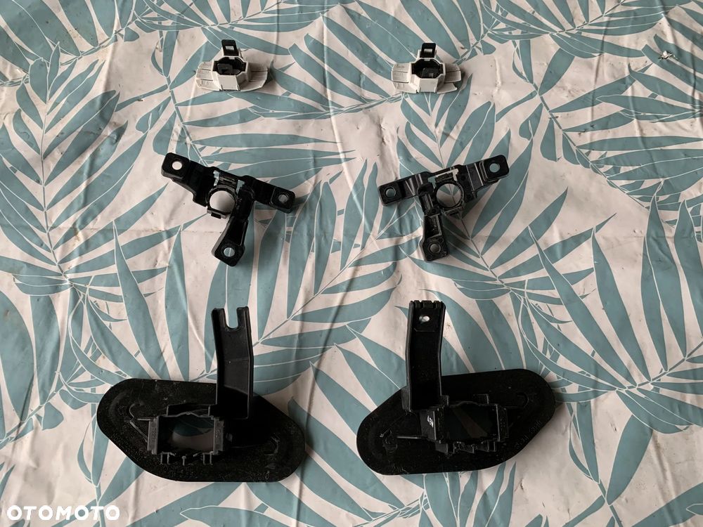 LEXUS ES 2018- KOSZYKI CZUJNIKÓW PARKOWANIA PDC MOCOWANIA UCHWYTY SPRYSKIWACZY W ZDERZAK PRZÓD PRZEDNI - 1