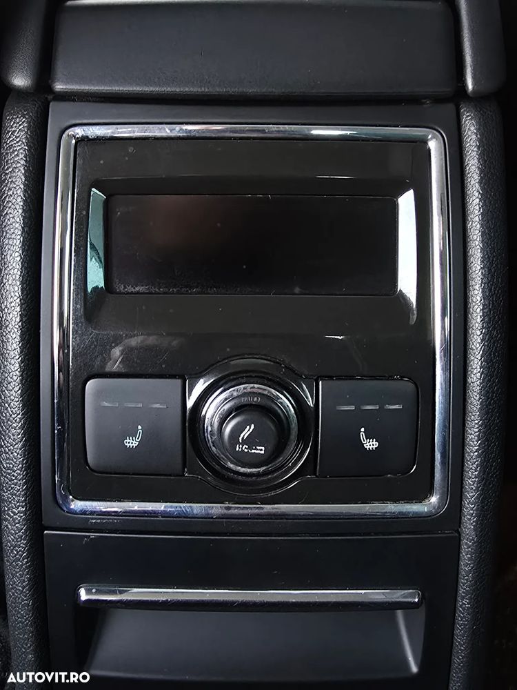 Skoda Superb 2.0 TDI DSG Elegance - 14