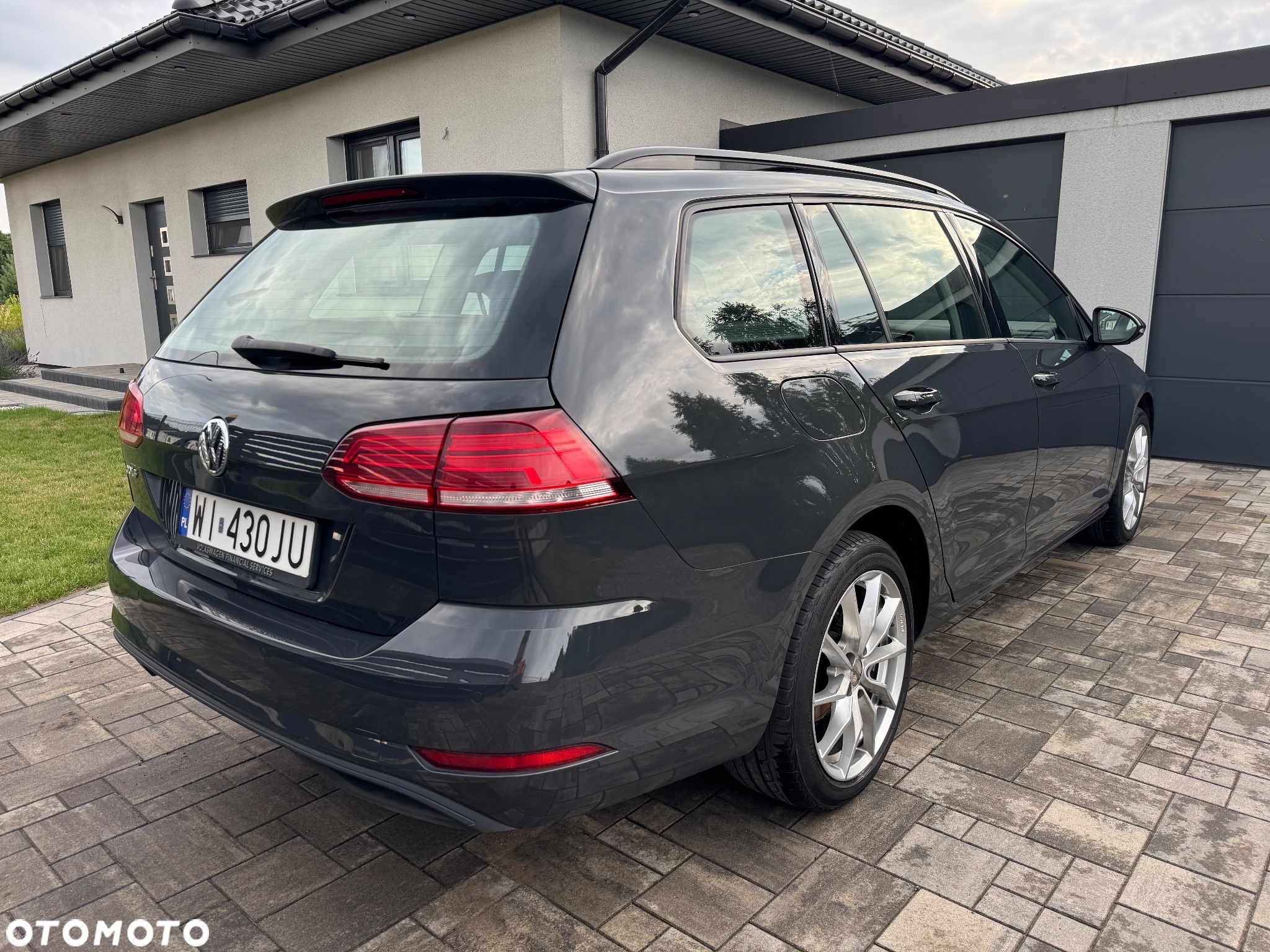 Volkswagen Golf - 9