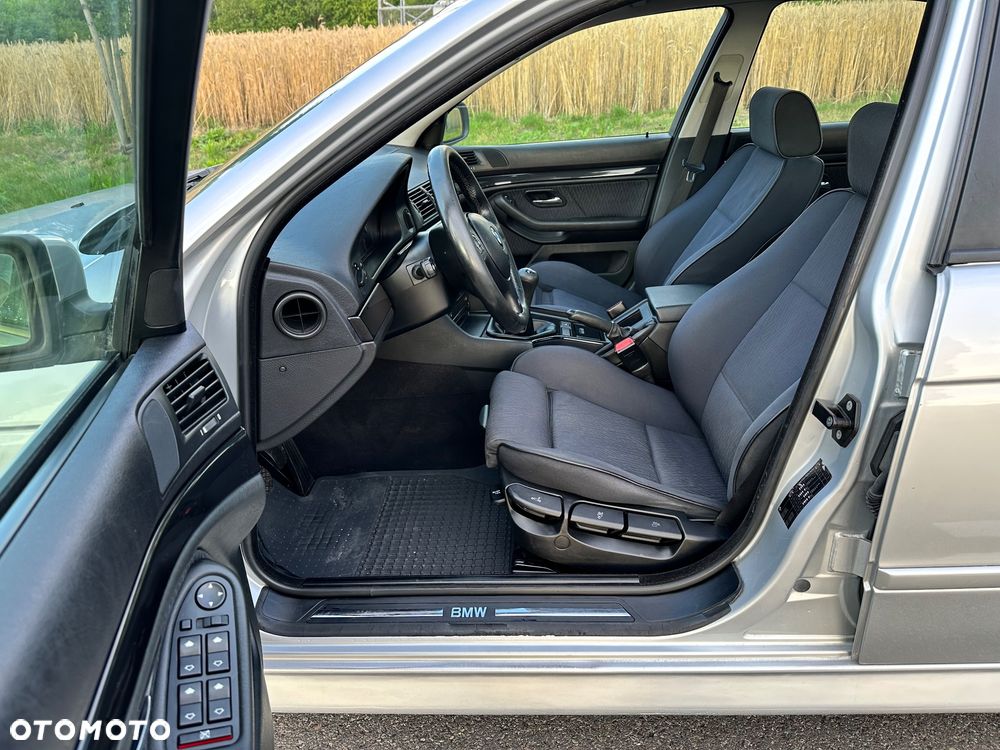 BMW Seria 5 520i - 16
