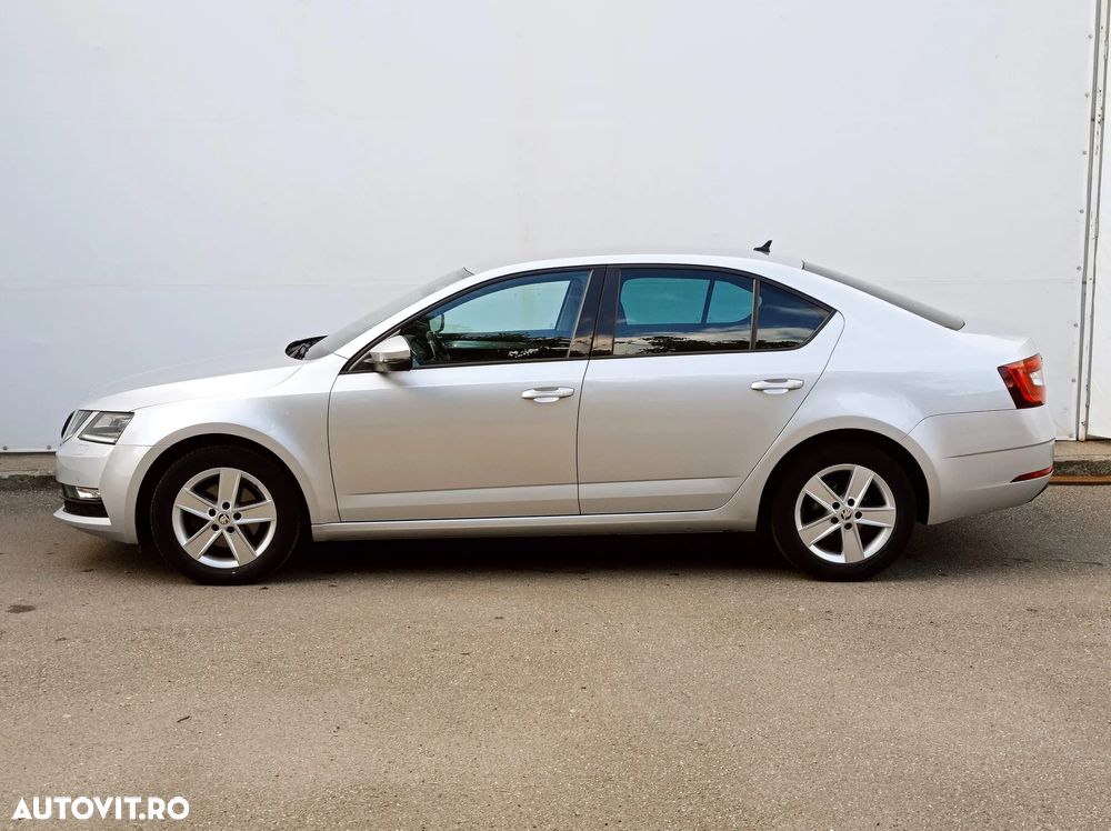 Skoda Octavia 2.0 TDI DSG Ambition - 4