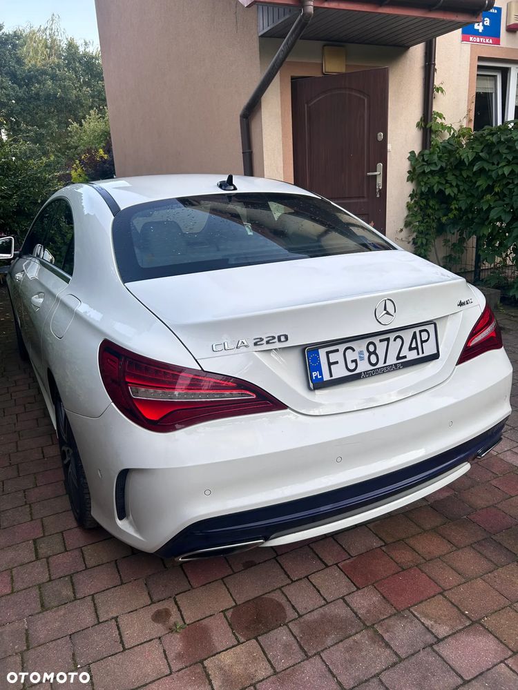 Mercedes-Benz CLA 220 4-Matic AMG Line - 5