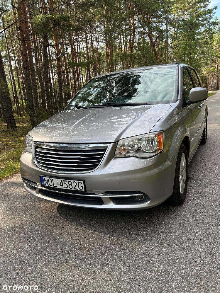 Chrysler Town & Country - 1
