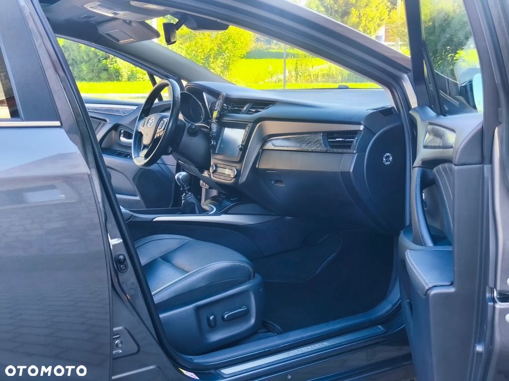 Toyota Avensis - 23