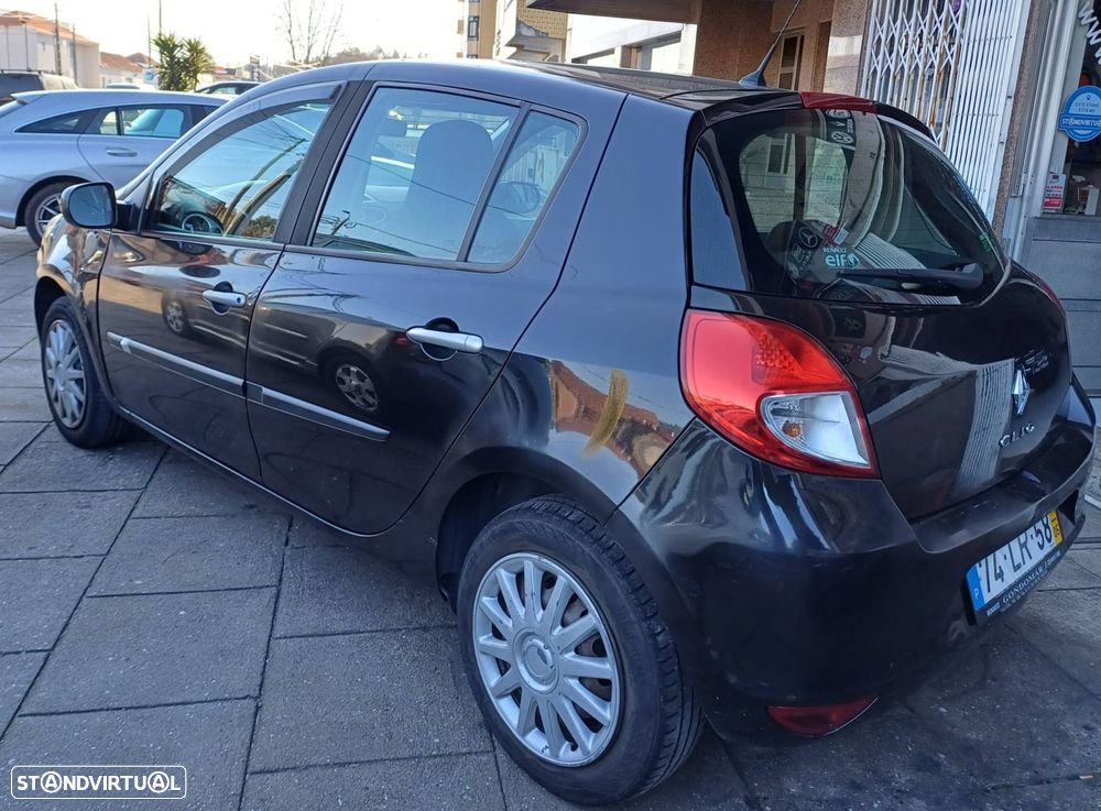 Renault Clio 1.2 16V Confort 130g - 4