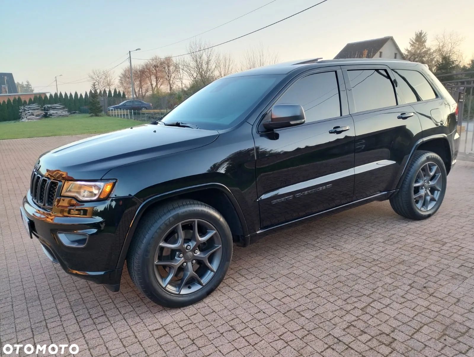 Jeep Grand Cherokee - 1