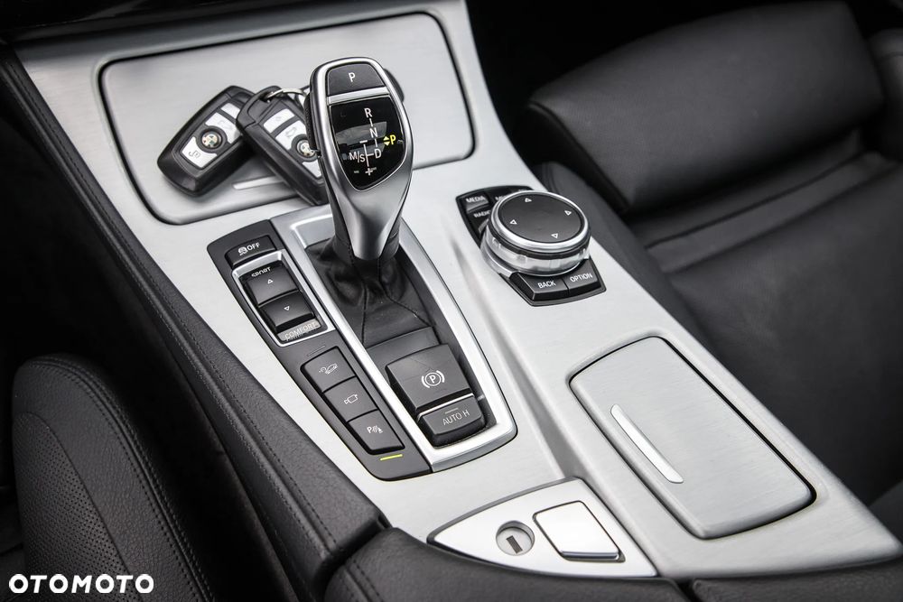 BMW Seria 5 535d xDrive Sport-Aut Luxury Line - 25
