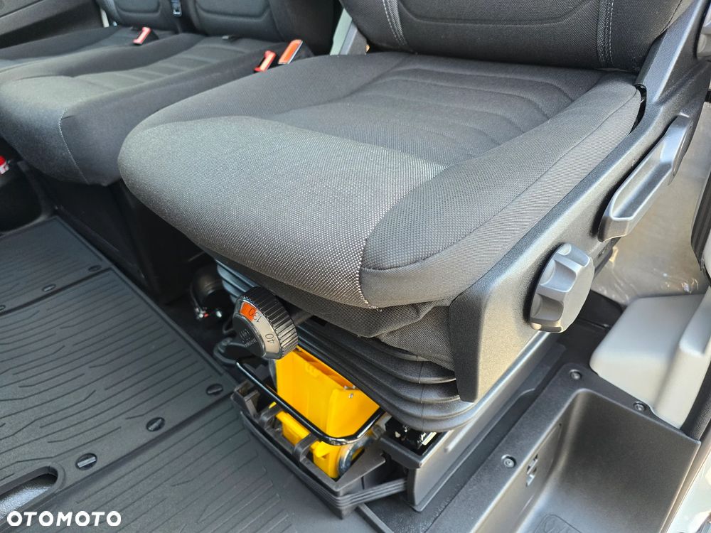 Iveco DAILY 50C18 MROŻNIA 8-PALETOWY + WINDA.1Tona AGREGAT Carrier -20*C +20*C 183Tyś km SERWIS DO OSTATNIEGO Km ASO IVECO SALON PL BOGATA OPCJA WYPOSAZENIA LED NAVI AKTYWNY TEMPOMAT FOTEL KIEROWCY PNEŁMATYCZNY - 39
