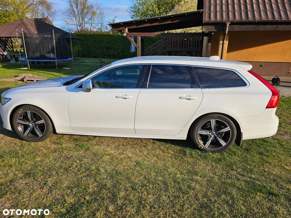 Volvo V90 D4 R-Design - 8