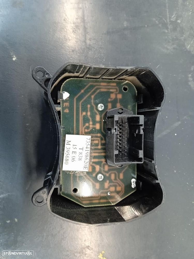 BOTÃO DE EMERGÊNCIA FIAT DOBLO CARGO 2006 -7354198628E - 4