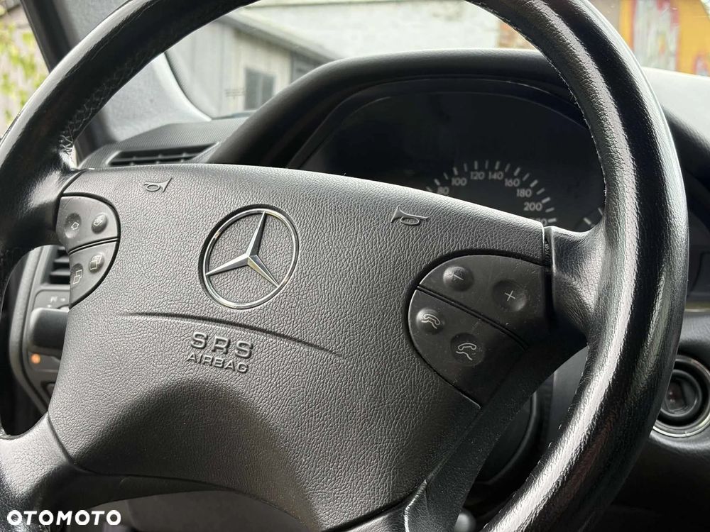 Mercedes-Benz Klasa E - 11