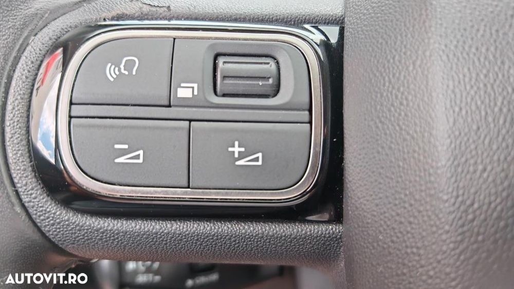 Citroën C5 Aircross 225 e-EAT8 SHINE - 28
