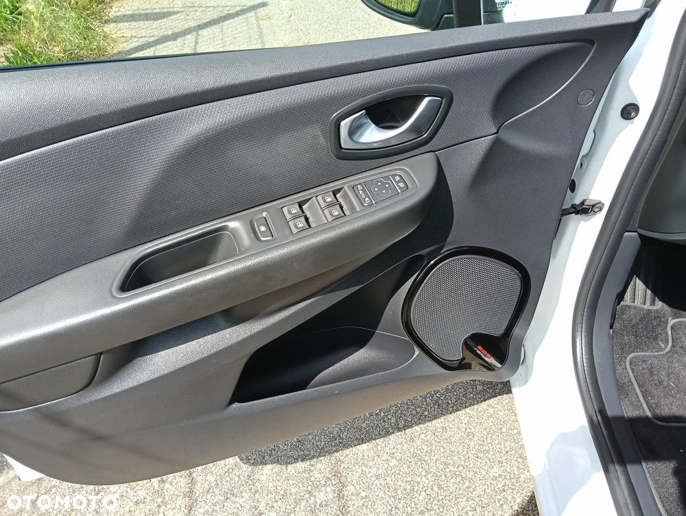 Renault Clio - 6