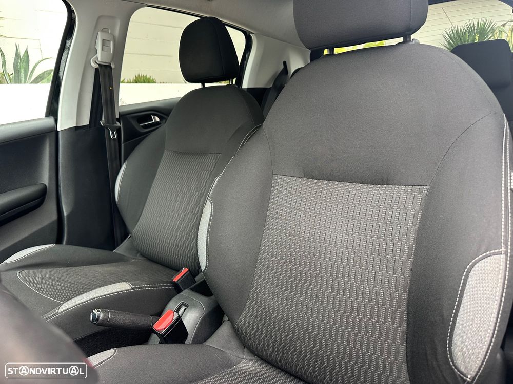 Peugeot 208 1.2 PureTech Active - 17
