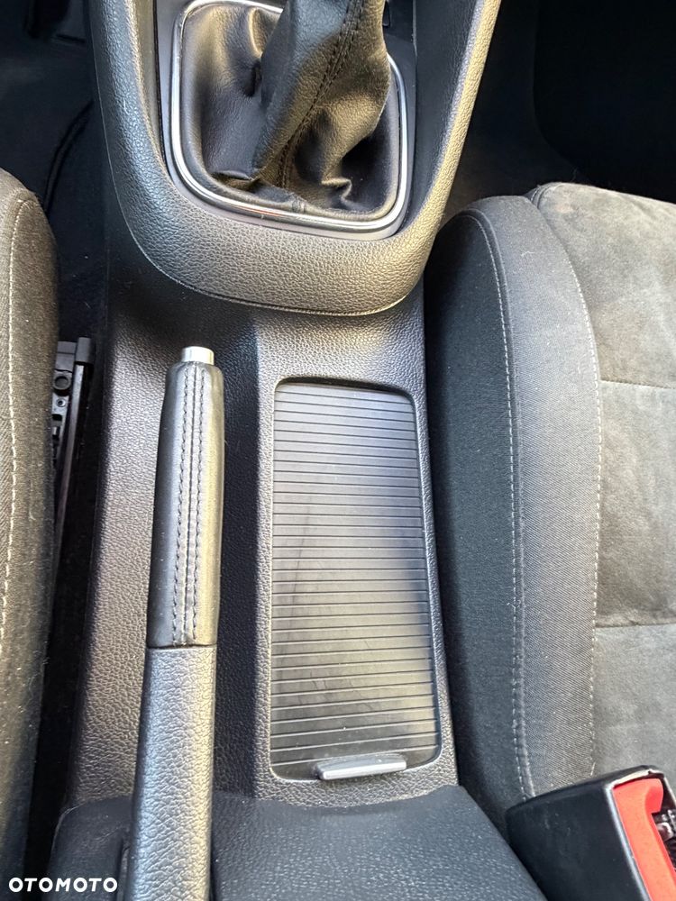 Volkswagen Golf - 29