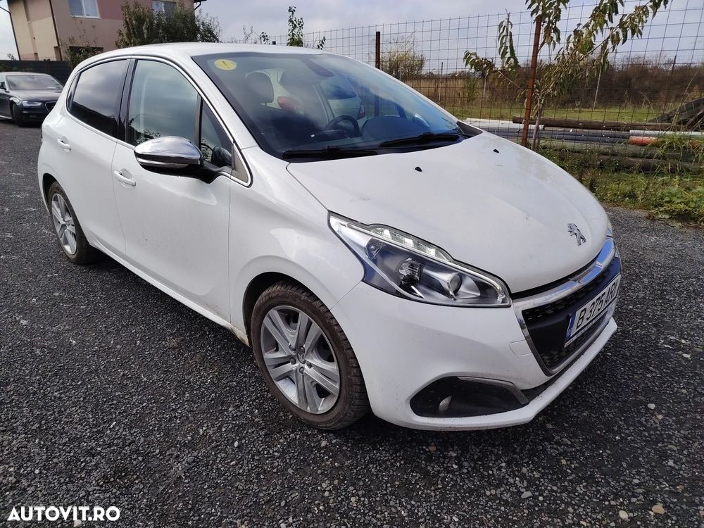 Peugeot 208 - 17