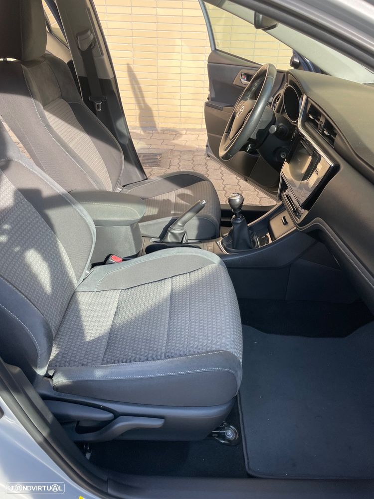 Toyota Auris 1.4 D-4D Comfort - 25