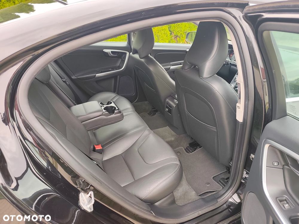 Volvo S60 D3 Summum - 25