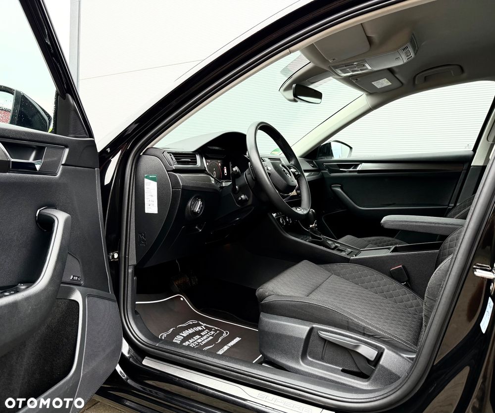 Skoda Superb 2.0 TDI DSG Premium Edition - 22