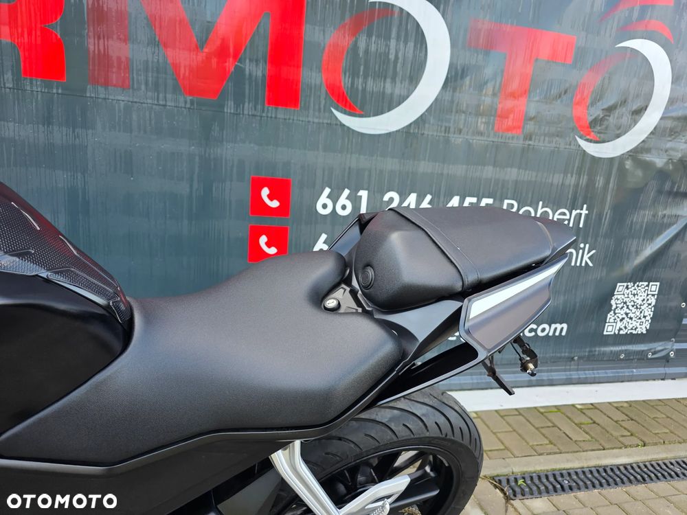 Yamaha YZF - 8