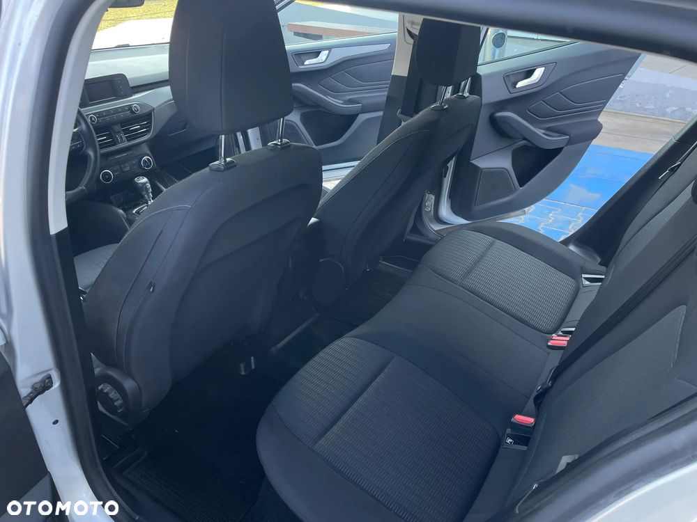 Ford Focus - 9