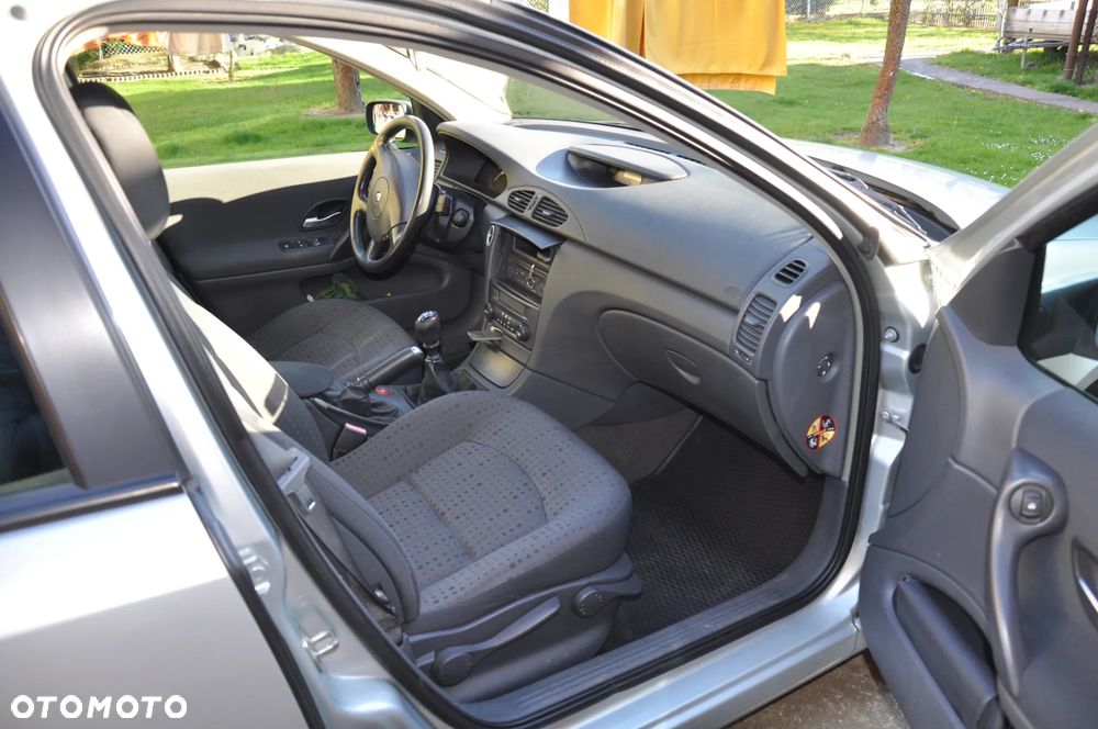 Renault Laguna 1.9 dCi Confort Expression - 11