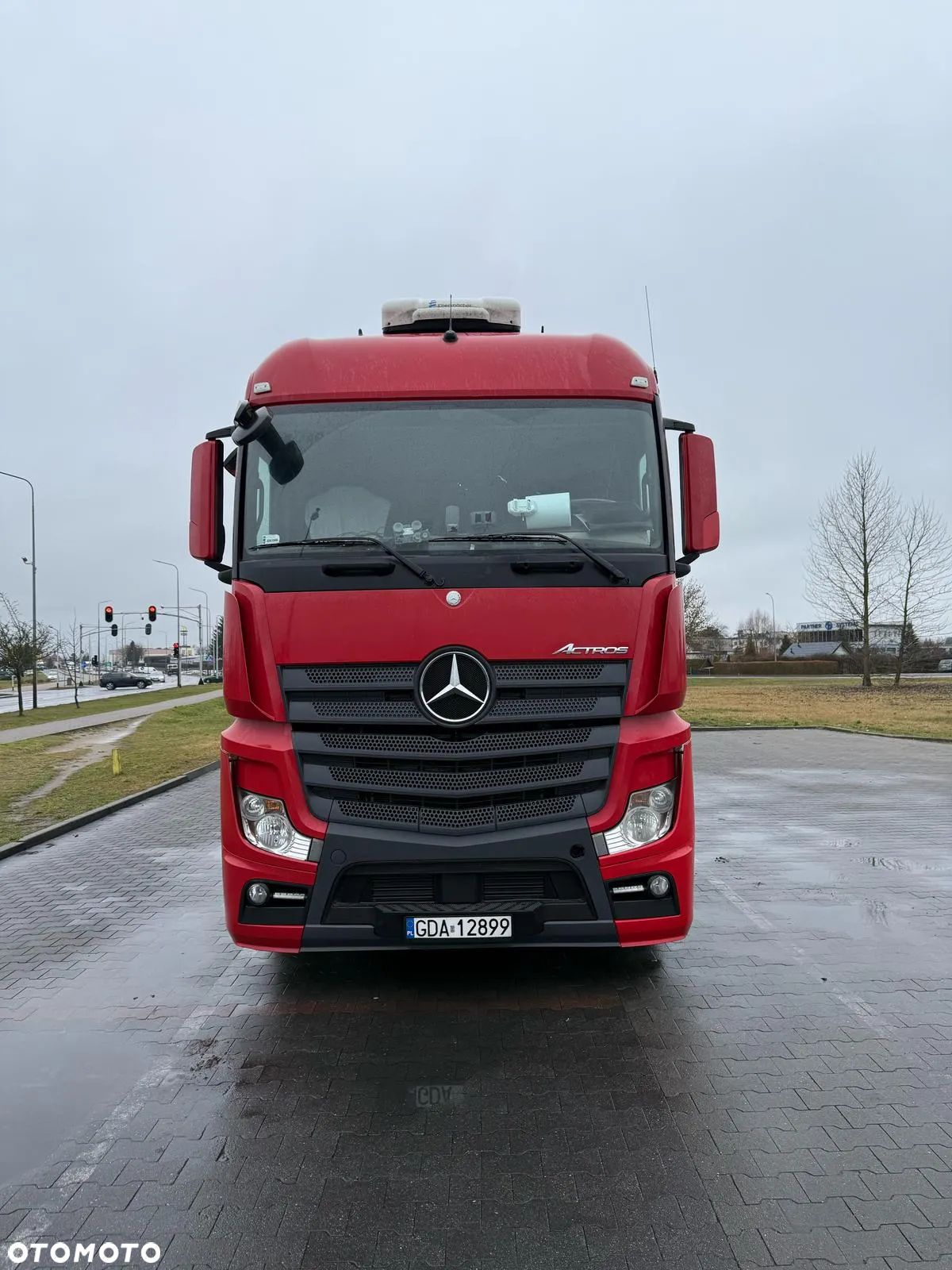 Mercedes-Benz MP4 - 1
