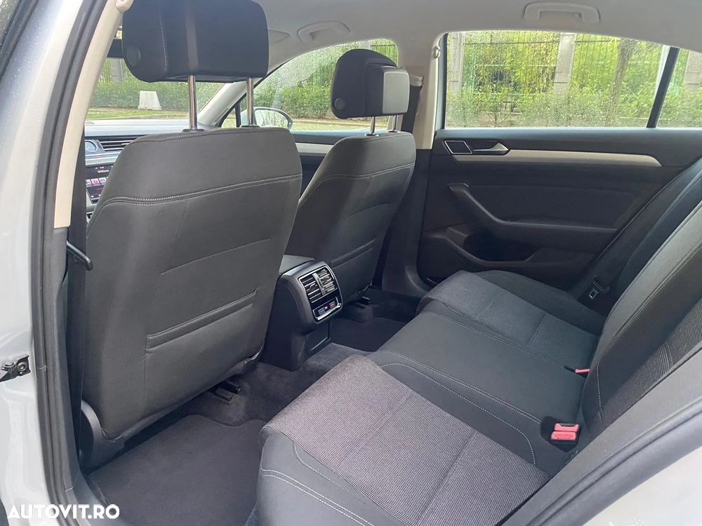 Volkswagen Passat Variant 1.6 TDI (BlueMotion Technology) DSG Comfortline - 13