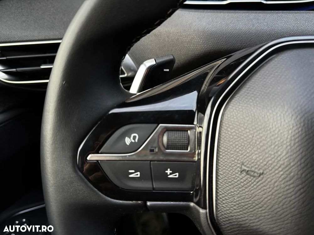Peugeot 5008 BlueHDI 130 EAT8 Allure - 32