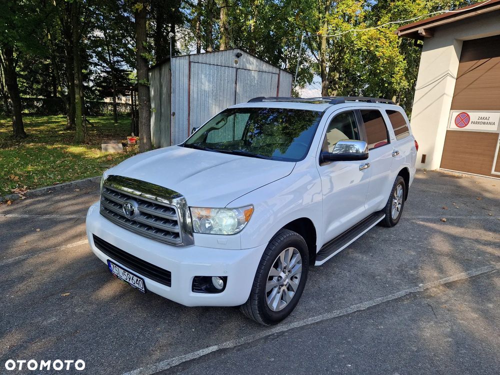 Toyota Sequoia - 32