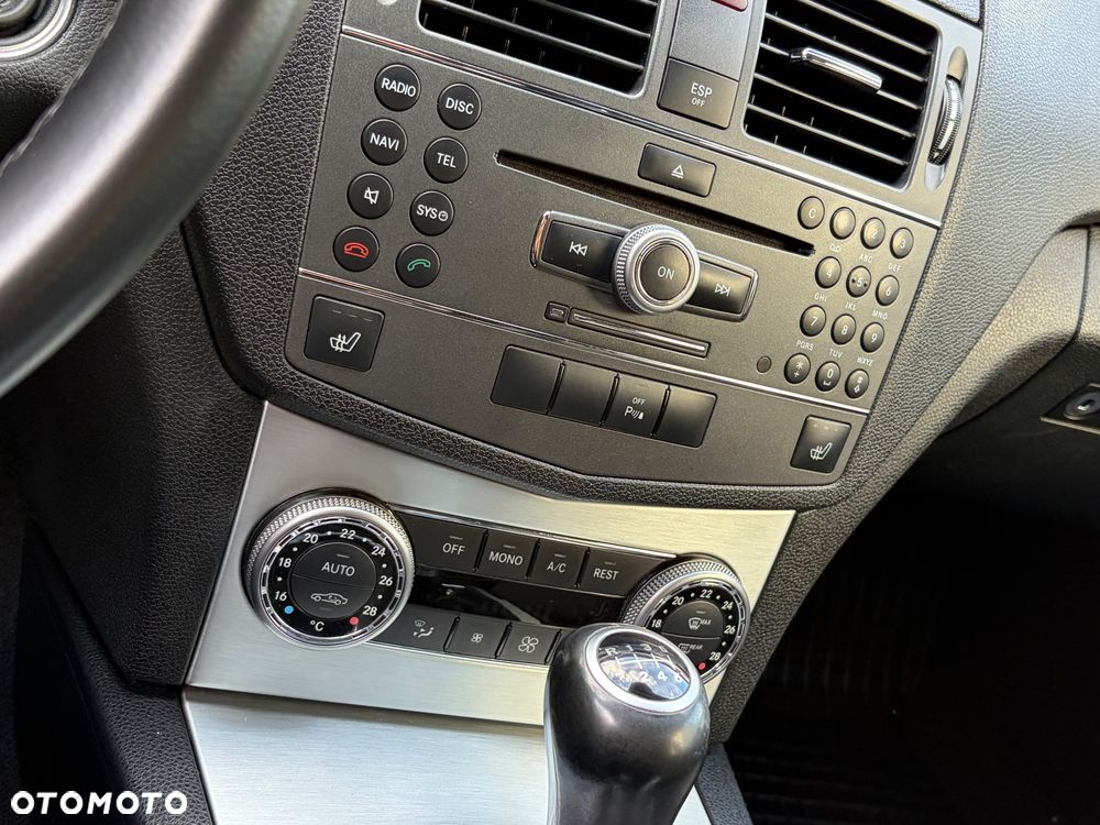 Mercedes-Benz Klasa C 180 Kompressor BlueEFFICIENCY Avantgarde - 36